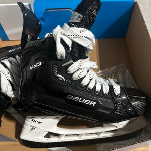 Bauer Supreme Mach Hockey Skates Regular Width  Size 6.5 (Used)