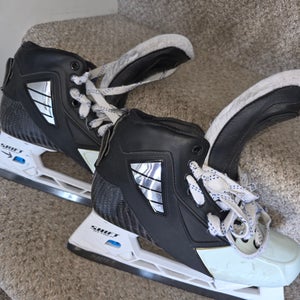2022 True 2 Piece Hockey Goalie Skates Regular Width Pro Stock 10 (Used)