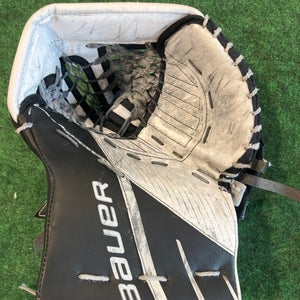 Black & White Intermediate Bauer Supreme 3S Goalie Glove Regular (Used)
