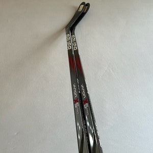 *2 Pack* of New Intermediate Bauer Vapor X5 Pro Right Handed Hockey Sticks 55 Flex P28