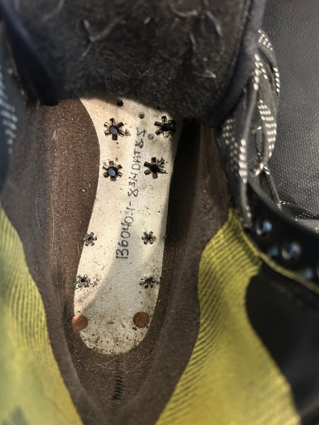 MIC Bauer Supreme 2S Pro Hockey Skates Regular Width Pro Stock 8.5 / 8 3/4 Excellent condition