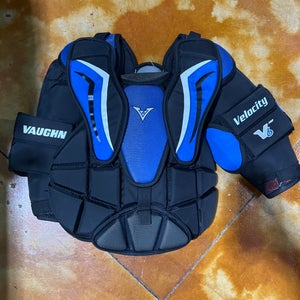 Junior Small / Medium Vaughn Velocity V6 700 Goalie Chest Protector (Used)
