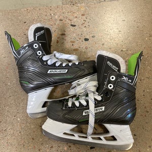 Junior Bauer XLS Hockey Skates Regular Width Size 3 (Used)