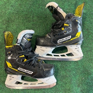 Junior Bauer Supreme M4 Hockey Skates Regular Width Size 1 (Used)