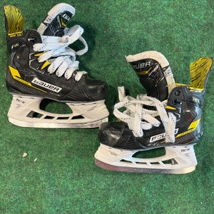 Junior Bauer Supreme M4 Hockey Skates (Regular) | Size 1.5 (Used)