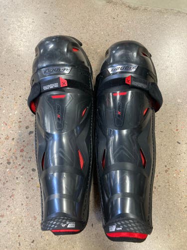 Senior Bauer Vapor 3X Pro Shin Pads 17" (Used)