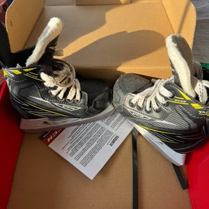 CCM Tacks 2092 Hockey Skates Regular Width 8 (Used)