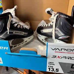 Bauer Vapor X300 Hockey Skates Regular Width 13.5 (Used)