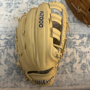 2024 Wilson Right Hand Throw Outfield A2000 Baseball Glove 12.75" (New)