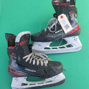 Intermediate Bauer Vapor 2X Hockey Skates Extra Wide Width Size 4