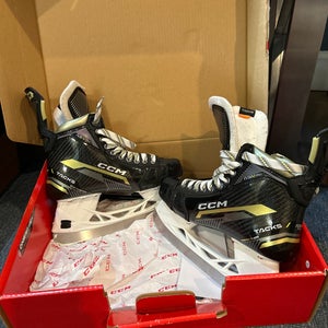 Like New CCM AS-V Pro Hockey Skates Regular Width Pro Stock 6 (Used)