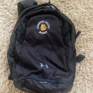 Black Small / Medium Adult Unisex Under Armour Backpack (Used)