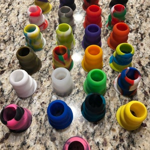 New - lot of 25 new bat grip knobs