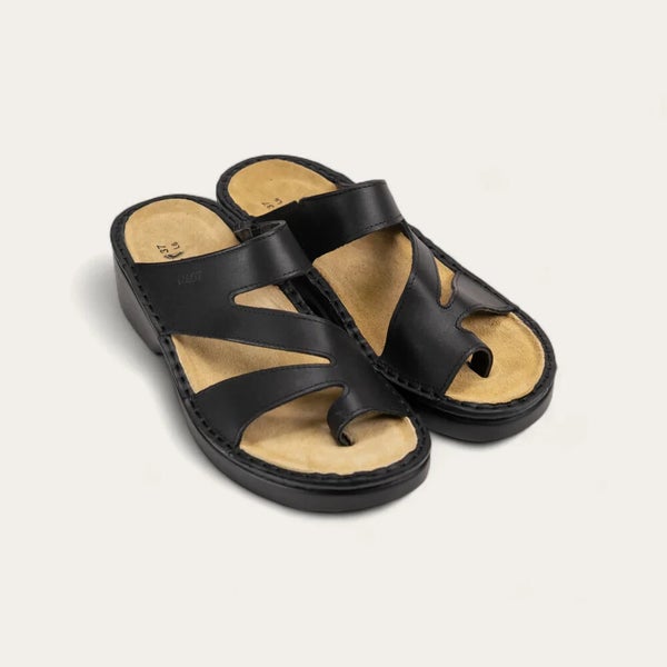Naot Monterey 67830-034 Sandals Women's 9-9.5 Black Leather Toe Loop Slide PQ457