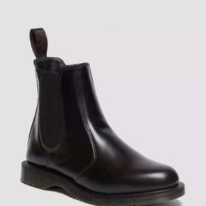 Dr. Martens Flora 32217001 Women's US 7 Black Smooth Leather Chelsea Boots PQ372