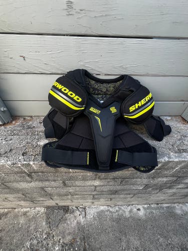 Senior Large Sher-Wood Rekker Shoulder Pads (New)