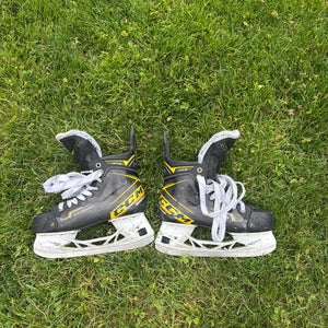 CCM Super Tacks AS3 Hockey Skates Regular Width  Size 5 (Used)