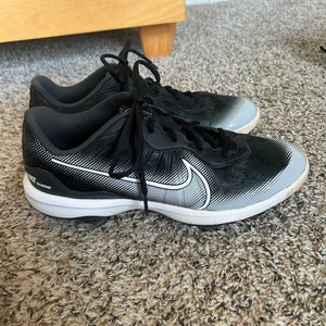 Nike softball metal cleats