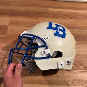 Medium Riddell Xenith Football Helmet (Used)