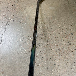 Junior Bauer Nexus Sync Hockey Stick Right Handed P28 (Used)