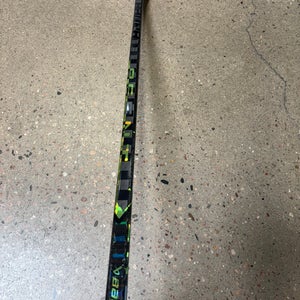 Junior Bauer Ag5nt Hockey Stick Right Handed P28 (Used)
