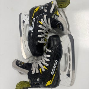 Bauer Supreme M4 Hockey Skates Size 2.5 (Used)