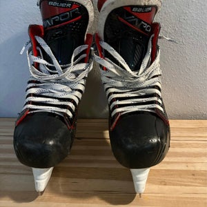 Used Senior Bauer Extra Wide Width 8 Vapor X2.7 Hockey Skates