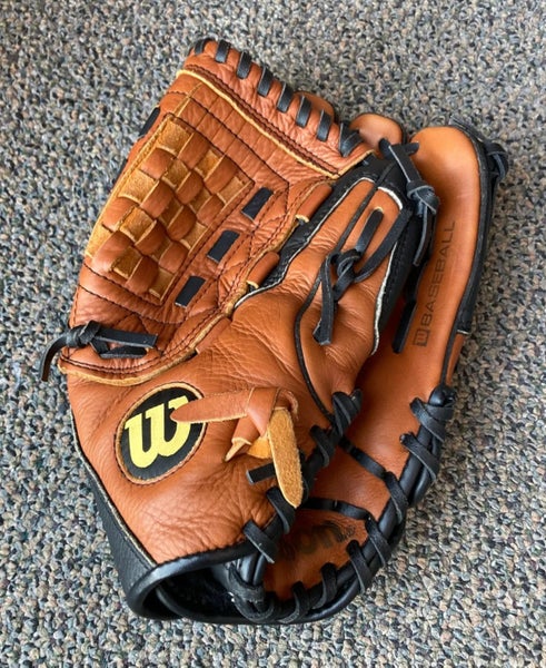 Used Wilson A500 Right Hand Throw Baseball Glove 12.5"