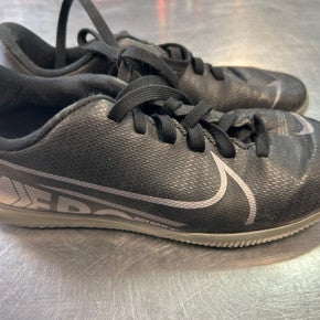 Used Nike Soccer Indoor Shoes White Junior 02.5 11868-S000060891