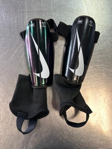 Used Nike Soccer Shin Guards Youth Black SM 11868-S000062993