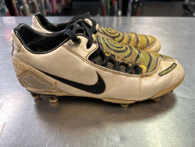 Used Nike Junior 04 Cleat Soccer Outdoor Cleats 11868-S000032779