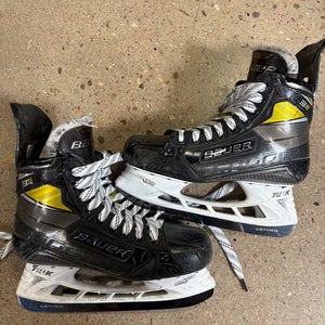 Senior Bauer Supreme 3S Pro Hockey Skates 8.5 (Used)