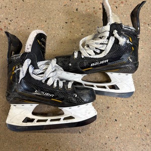 Intermediate Bauer Supreme M5 Pro Hockey Skates 6.5 (Used)