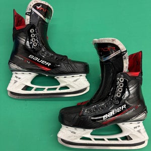 Intermediate Bauer Vapor X4 Hockey Skates Size 6.5