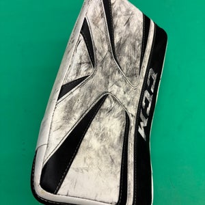 Intermediate CCM Revolution 577 Goalie Blocker Regular