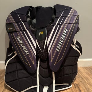 Medium Bauer Supreme 1S Goalie Chest Protector  (Used)