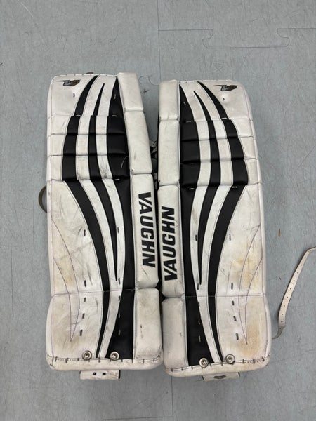 31" + 2" Intermediate Vaughn Velocity V7 XF Goalie Leg Pads