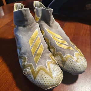 Men's  Size M 11.0 (W 12.0) Adidas High Top Freak Ultra 22 Molded Cleats (Used)