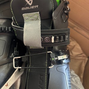 Bauer Konekt Hockey Goalie Skates Regular Width 9 (Used)
