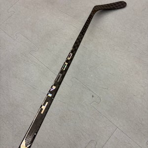 Senior Bauer Ag5nt Hockey Stick Right Handed P92