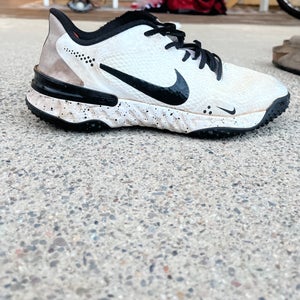 White Men's Size M 7.0 (W 8.0) Adult Nike Low Top Alpha Huarache Elite 4 Turf Turf Cleats (Used)