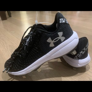 Under Armour Glyde 2 Softball Baseball Cleats 3026601-001 size 7 women’s