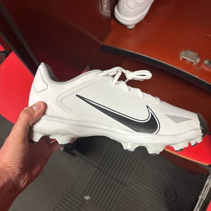 White Men's Adult Size M 12.0 (W 13.0) Nike Molded Cleats Cleats (New)