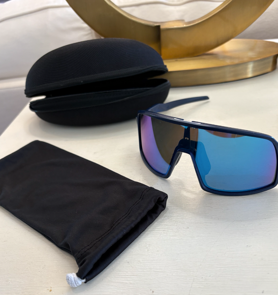 Unisex Small / Medium Oakley Sutro Sunglasses (Used)