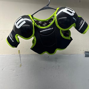 Used WinnWell YTH SHOULDER PADS Youth Shoulder Pads Black And Neon Green SM 11835-S000195378