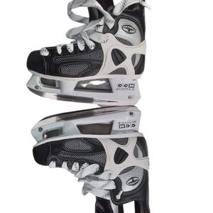 Used CCM 452 TACKS Junior Hockey Skate Junior 03.5 11769-S000028182