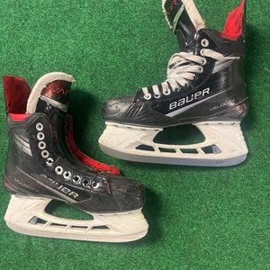 Intermediate Bauer Vapor XVelocity Hockey Skates | (Fit 2) Size: 6 (Used)