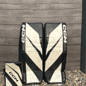 33"  2024 CCM Extreme Flex 6 Pro Goalie Leg Pads Pro Stock (Used)