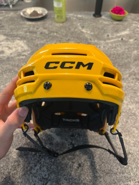 Small CCM tacks 720 Helmet  (New)