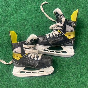 Youth Bauer Supreme 3S Hockey Skates (Regular) | Size 12 (Used)